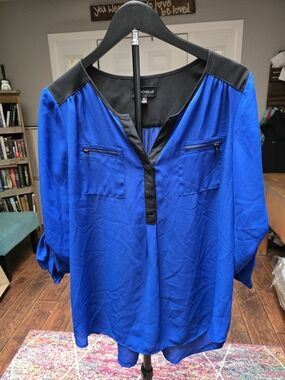 Blue Contrast Trim Blouse